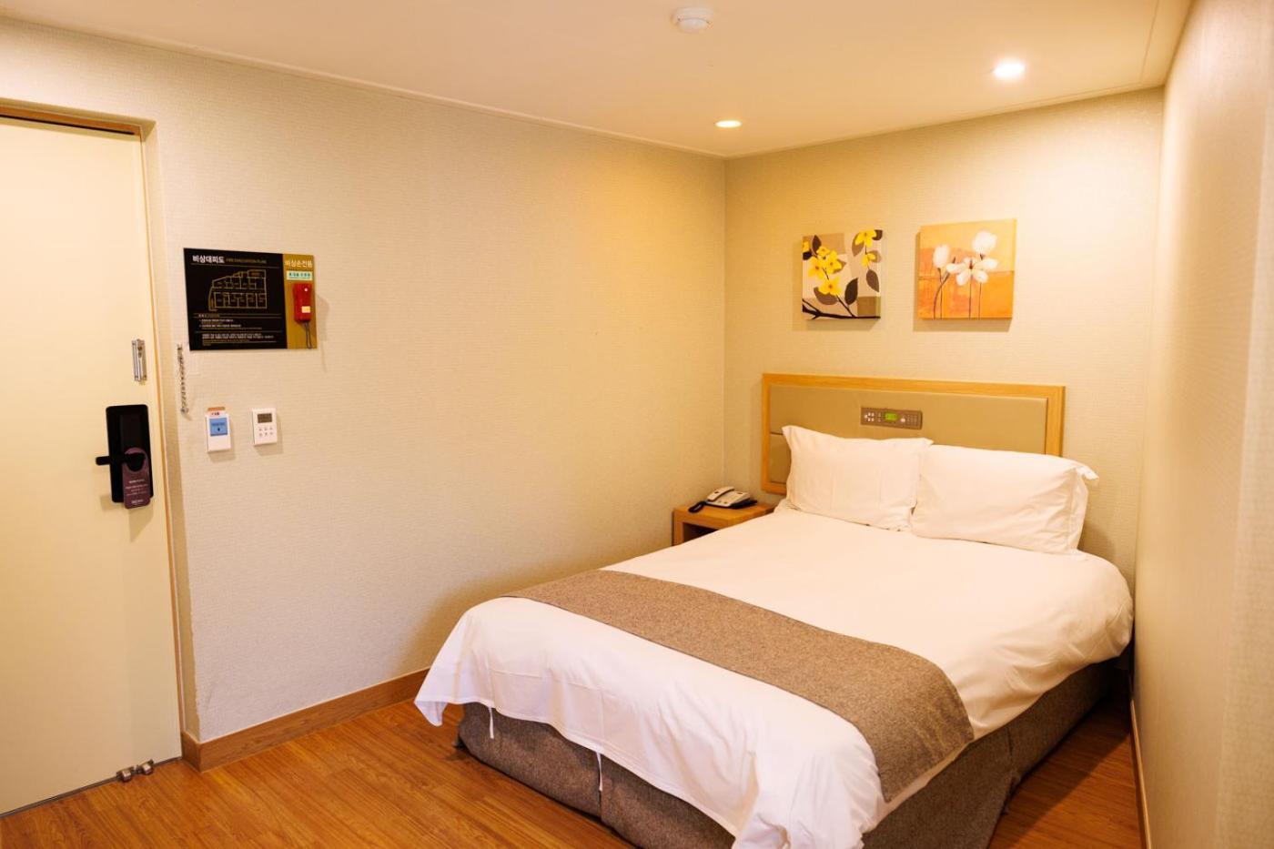 Jeju Robero Hotel Екстериор снимка