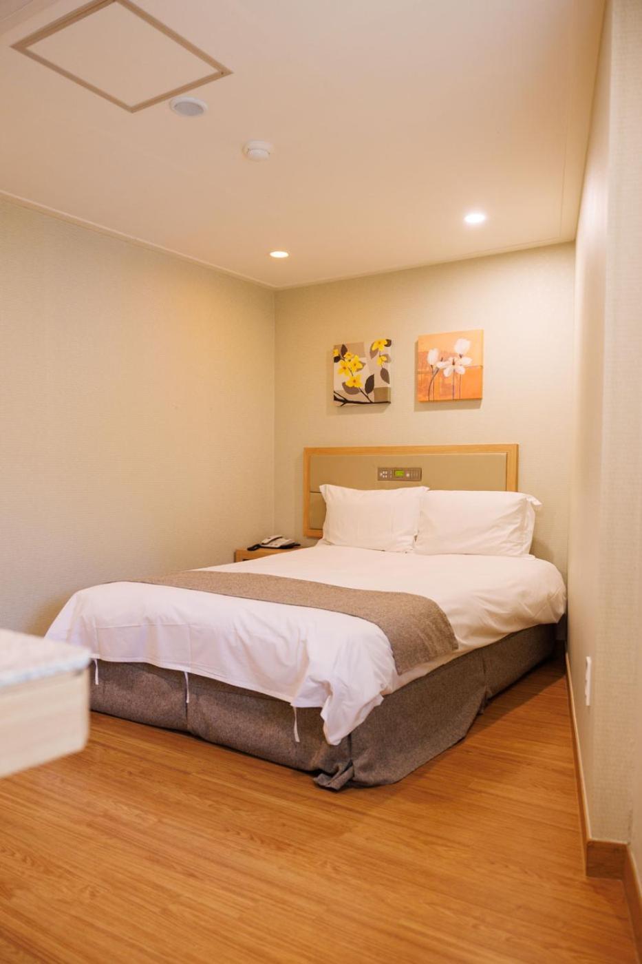 Jeju Robero Hotel Екстериор снимка