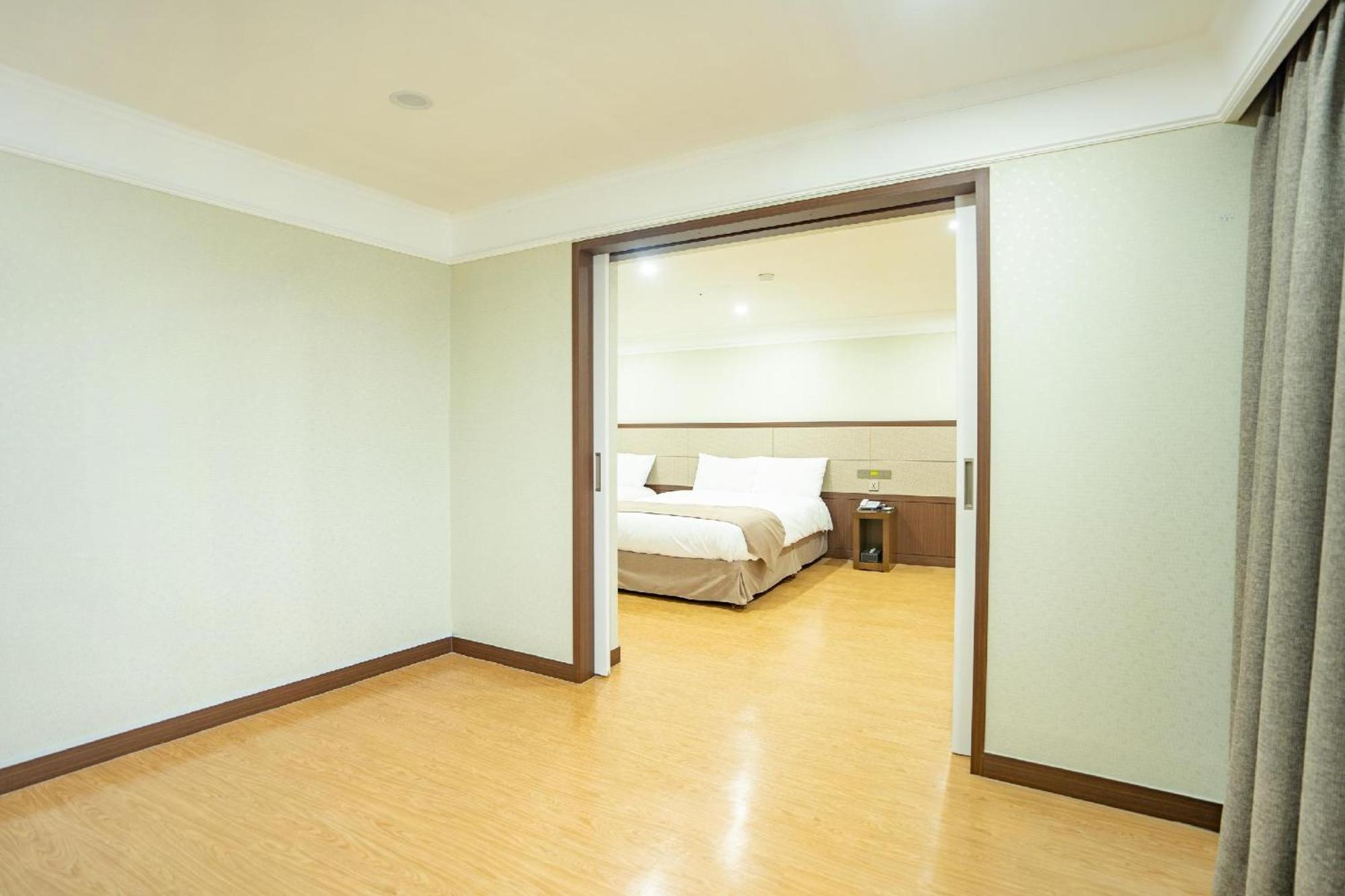 Jeju Robero Hotel Екстериор снимка