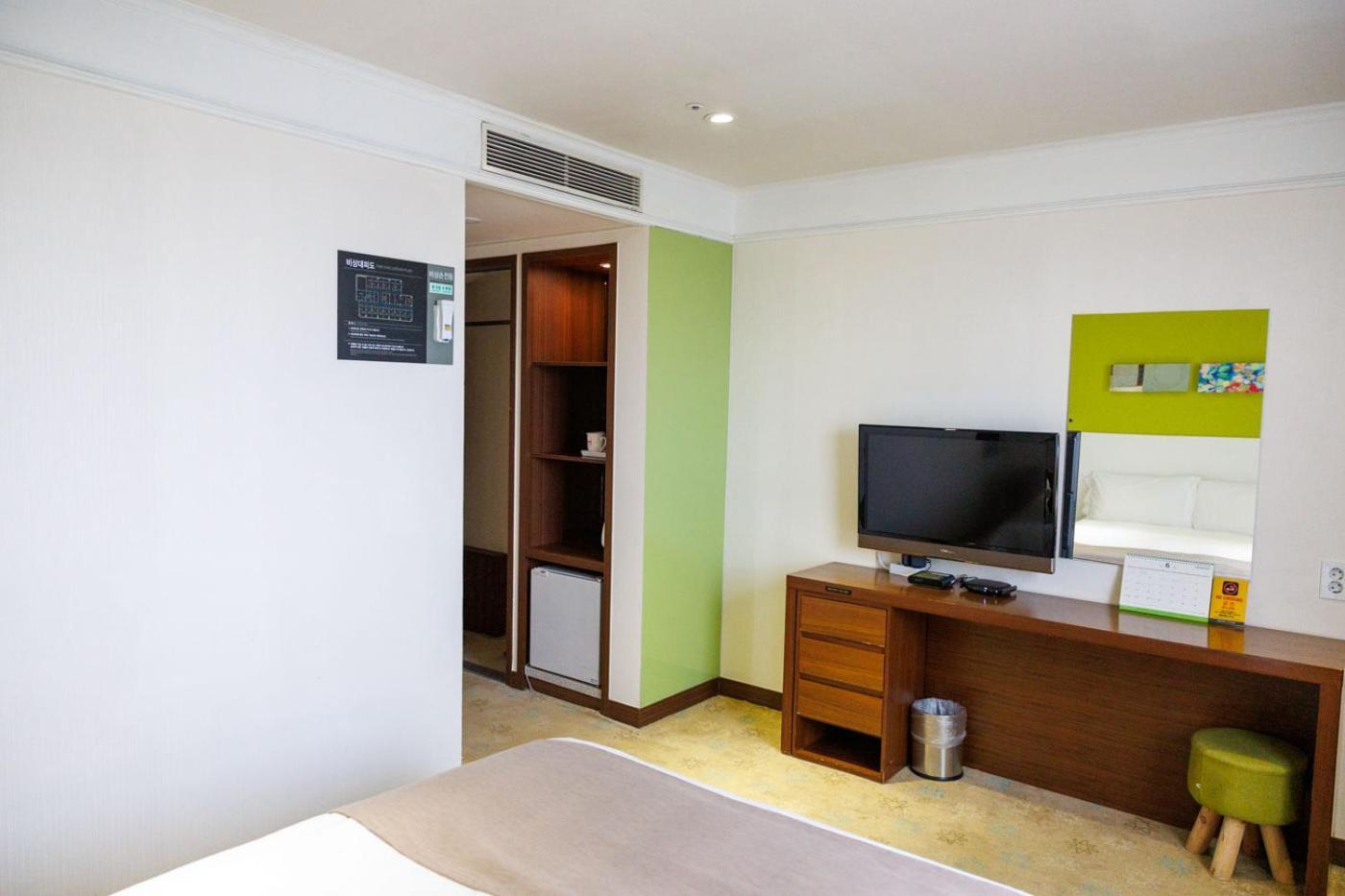 Jeju Robero Hotel Екстериор снимка